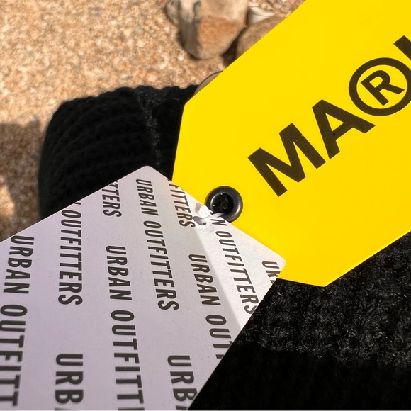 Urban Outfitters NWT Womens Beanie Ribbed Cuff Black BRAND NEW - Picture 6 of 8